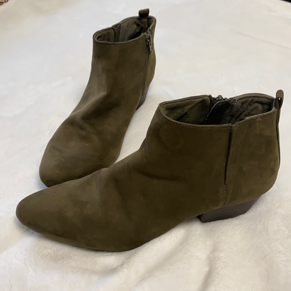 Old Navy Green Suede Ankle Boots